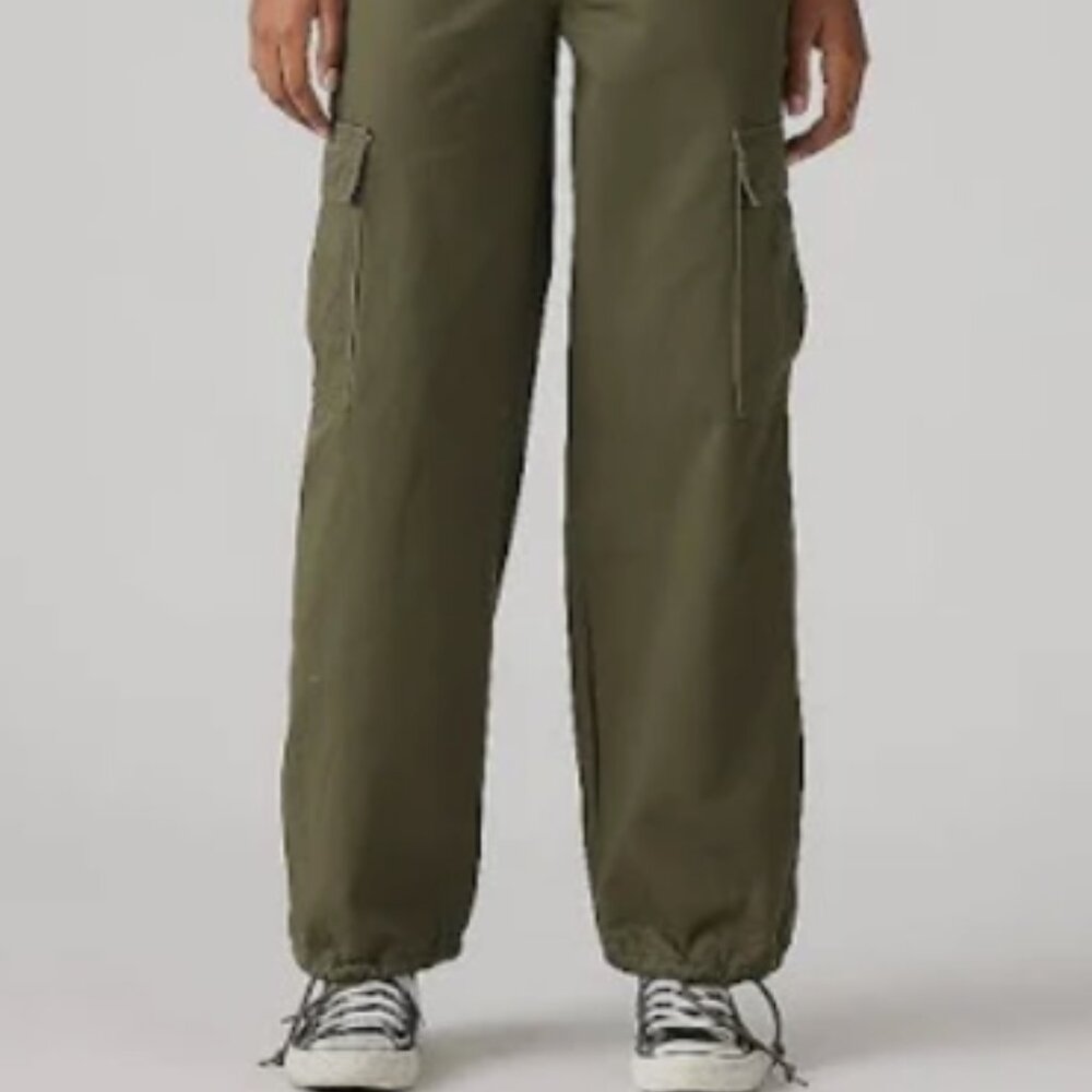Levi's Olive Cargo Pants